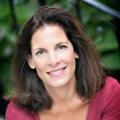 This is a profile image of Leigh Weiss